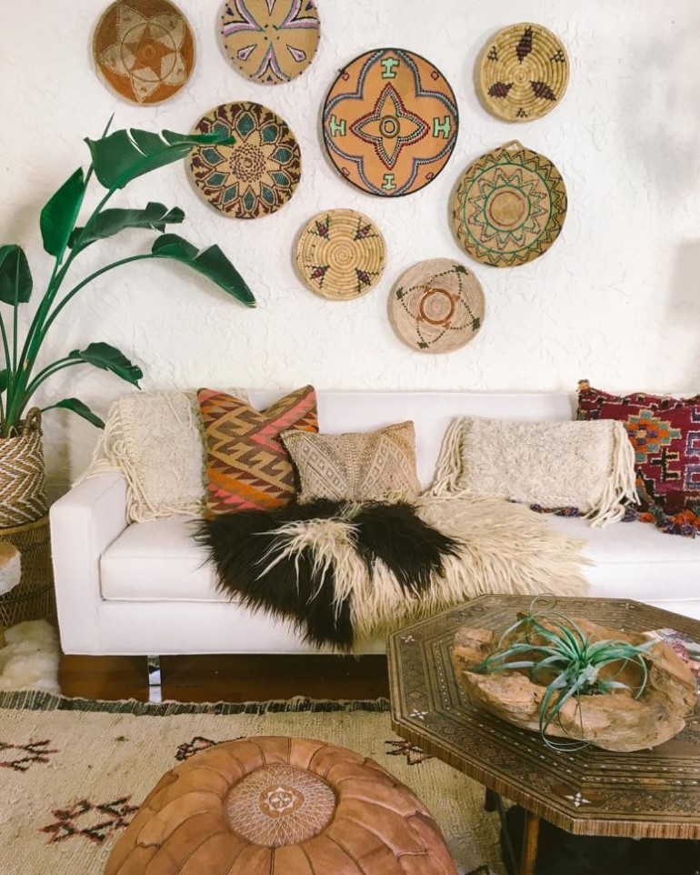 Living Room Spaces that Use Pillows to Soften and Style