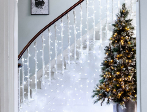 This Christmas Season Get Decorative Wall Lights for Your Living Room_2