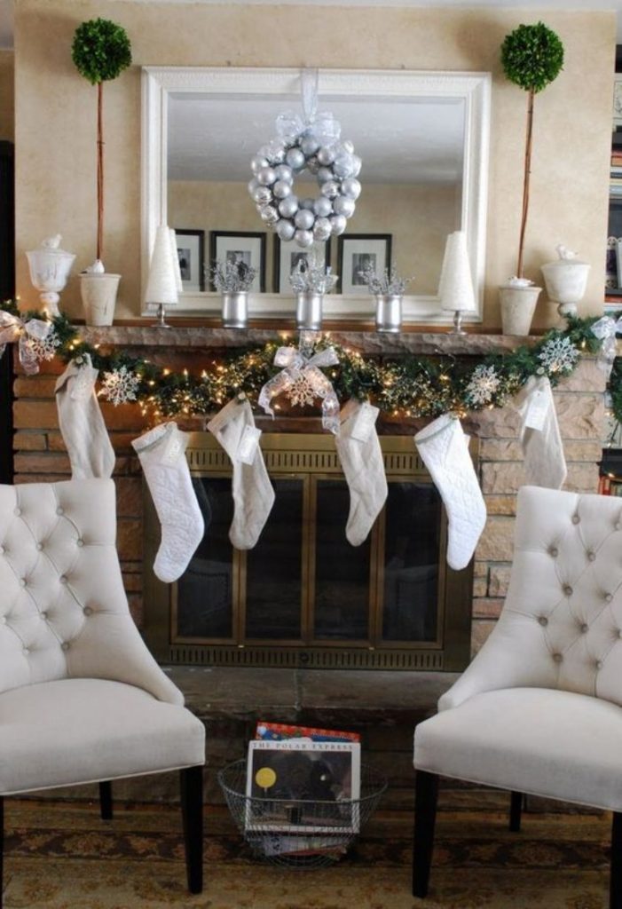 How To Use Christmas Lights To Your Advantage In A Modern Living Room